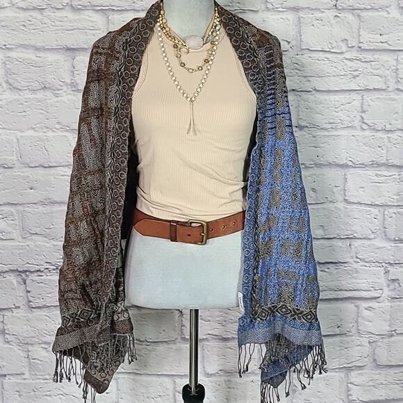 SAACHI wool blend scarf/wrap - Picture 5 of 8
